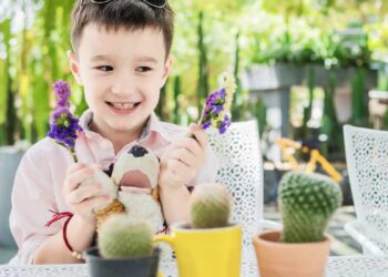 Dia das crianças: 5 plantas que podem ser cultivadas em casa junto com os pequenos.