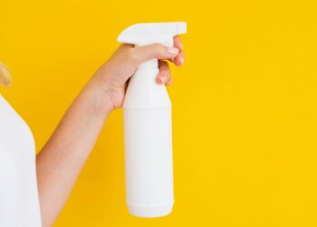 Como fazer inseticida e fungicida de alho para plantas
