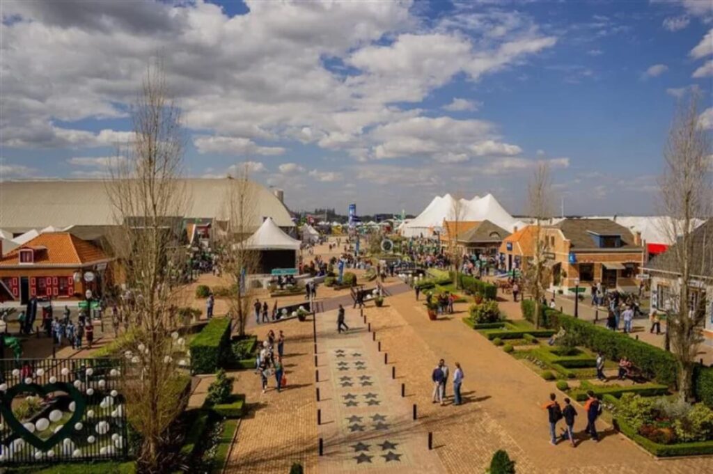 Castro dá início à 25ª edição do Agroleite com solenidade e painel dedicado às mulheres do agro