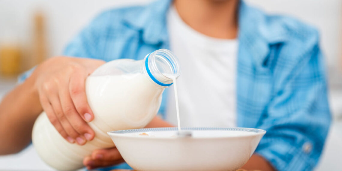 "Leite" só de vaca? Setor agro pressiona por exclusividade do termo