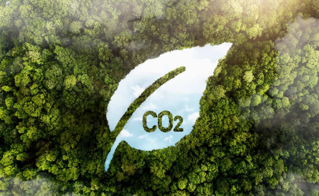 Brasil desenvolve sistema que captura 95% do CO₂ e transforma etanol em combustível do futuro