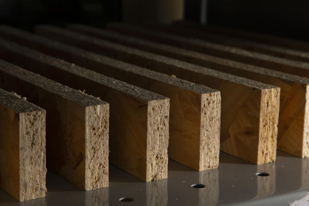 Tecpar e UFPR compartilham laboratório para estudos na área florestal e madeireira