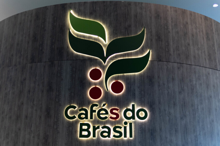 Nova marca Cafés do Brasil une tradição, tecnologia e impacto social no campo