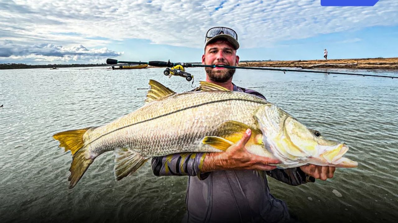 Matheus Rossetto fisga robalo de 118 cm e crava seu nome na história da pesca esportiva brasileira