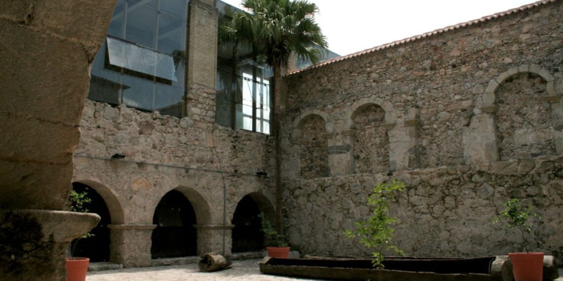 Museu de Arqueologia e Etnologia da UFPR (MAE)