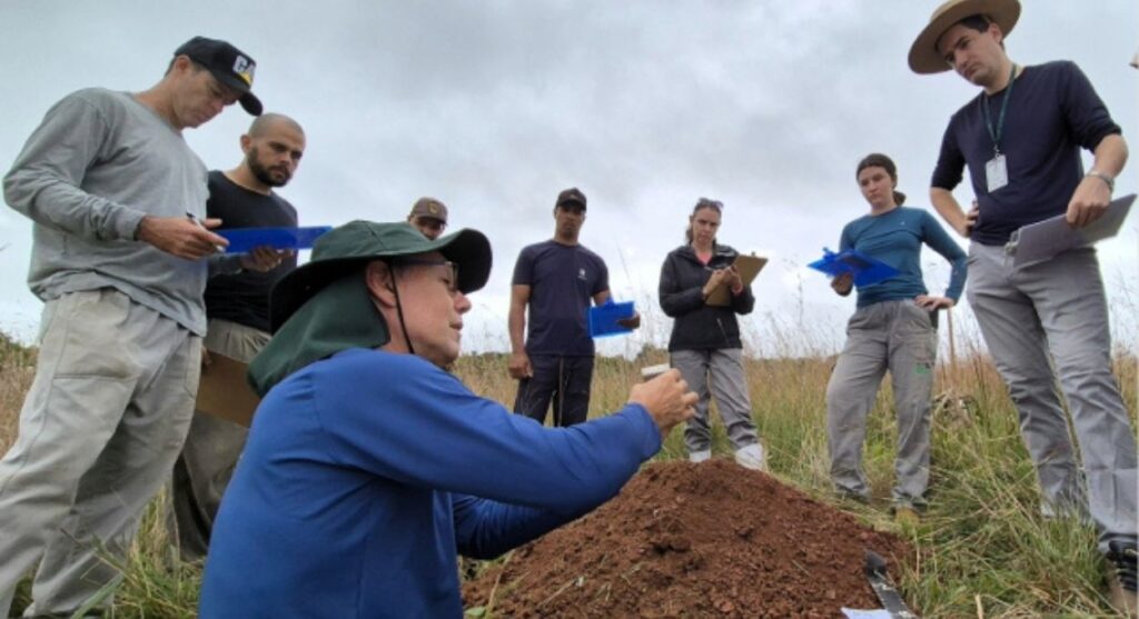 Epagri e UFSC testam avaliação de solo sem laboratório — e o agricultor é quem dá as notas